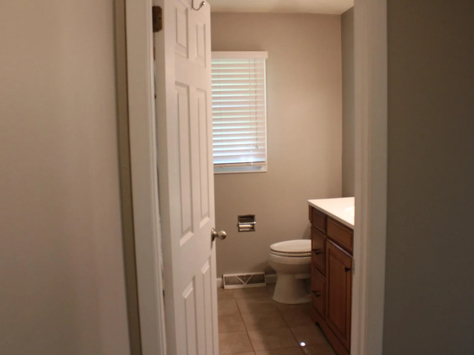 3 bed, 1300 sqft, $2,200 — Photo 3