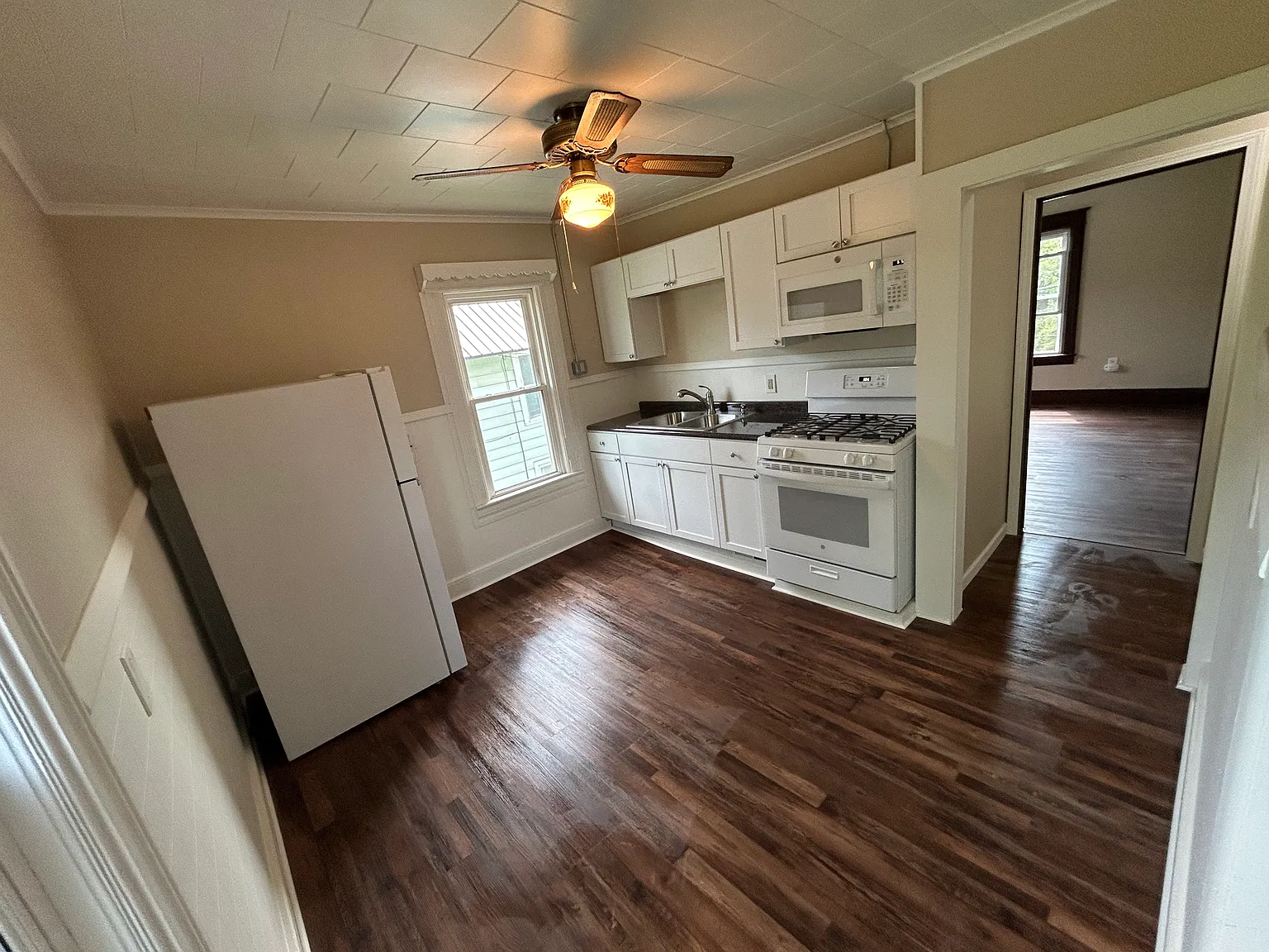 2 bed, 650 sqft, $950 — Photo 1