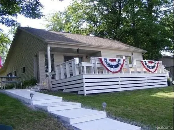 4181 S Oak Dr, Beaverton, MI 48612