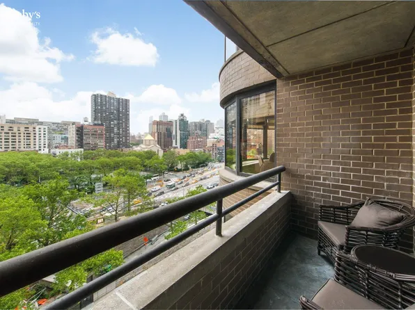 330 East 38th Street image 10 of 16