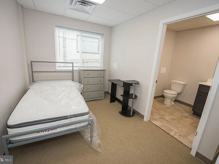 123 Bateman St #4-412A — Photo 32