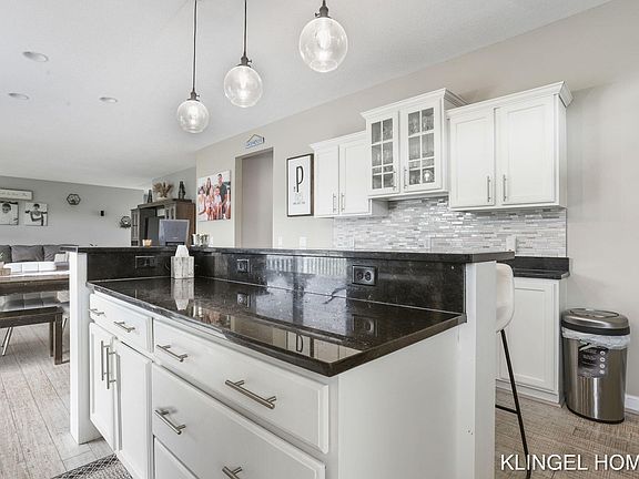 5th image of 13102 Acacia Dr