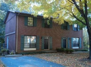 124 Longwood Dr #B, Charlottesville, VA