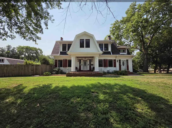 610 27th St, Sioux City, IA 51104