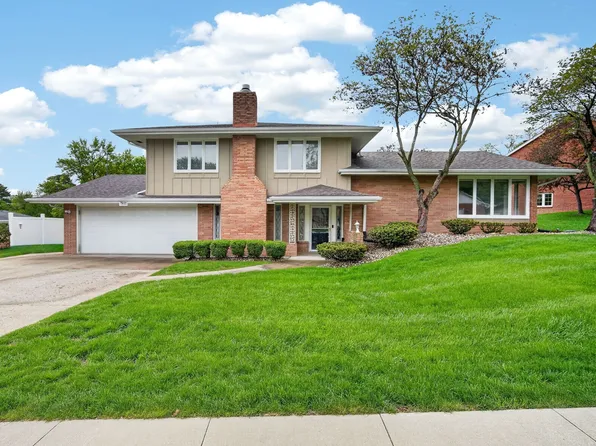 7900 College Dr, Windsor Heights, IA 50324
