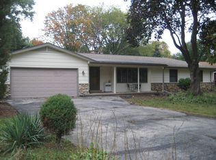 3 Plum Ct, Dundee, IL 60118