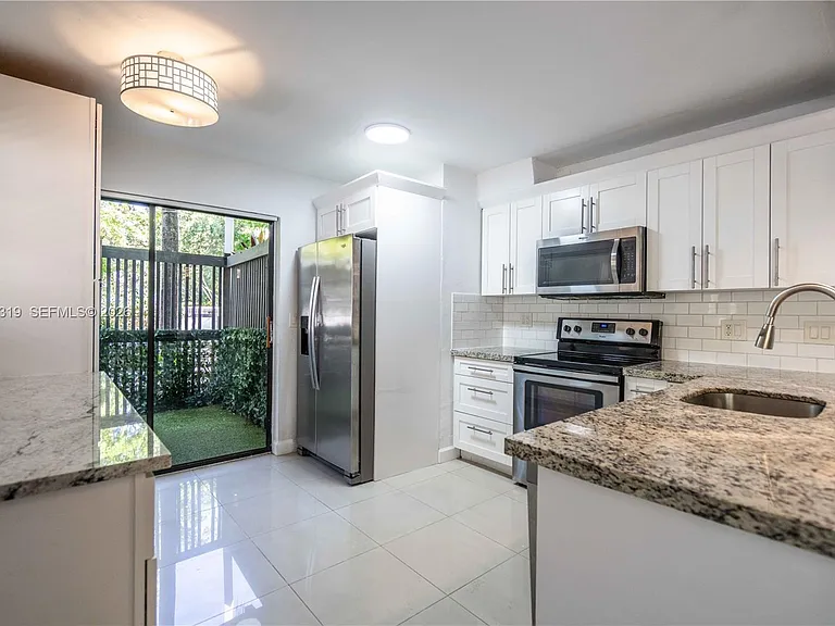 3265 Virginia St #1 — Photo 5