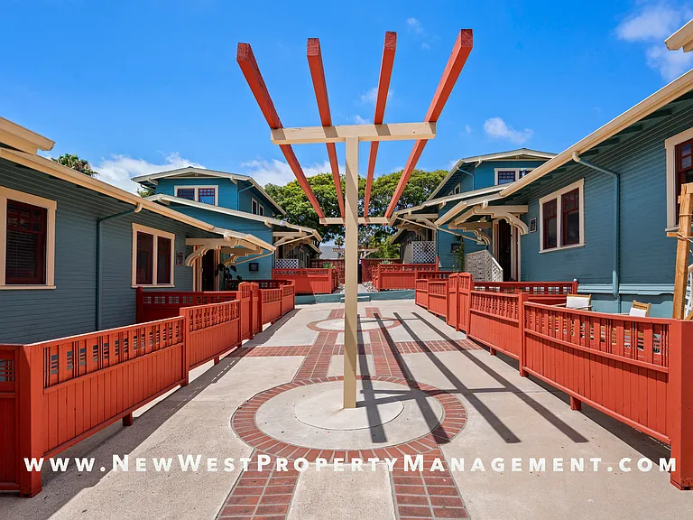 2417 Market St — Photo 6