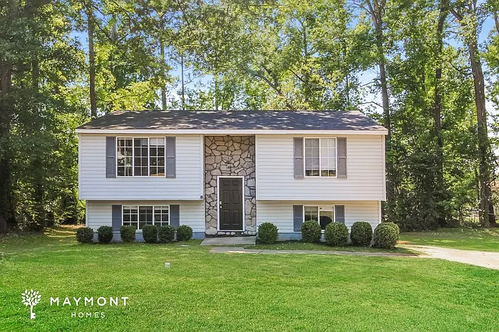 110 Compass Ln — Photo 1