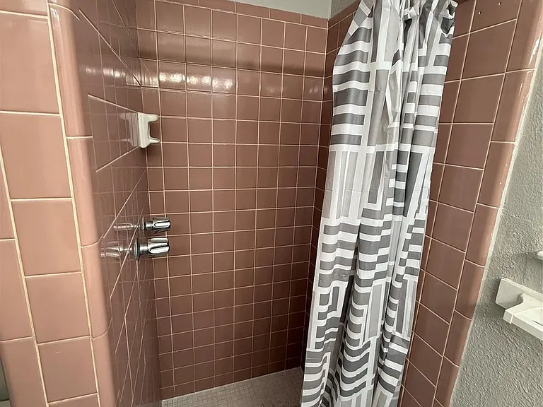 403 Brandywyne Dr — Photo 9