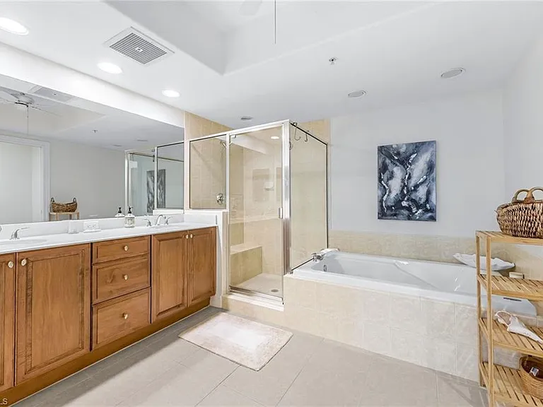 2728 Tiburon Blvd E #A-204 — Photo 11