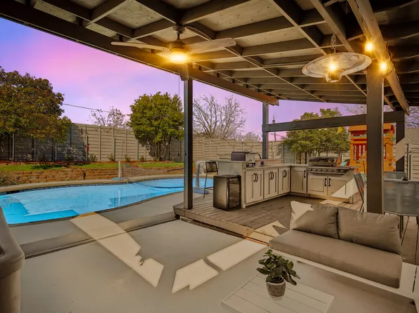 417 Tanglewood Dr, Desoto, TX 75115