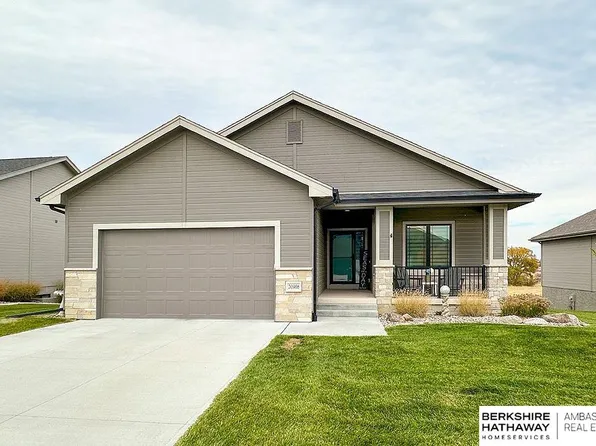20906 Sandstone Ln, Gretna, NE 68028