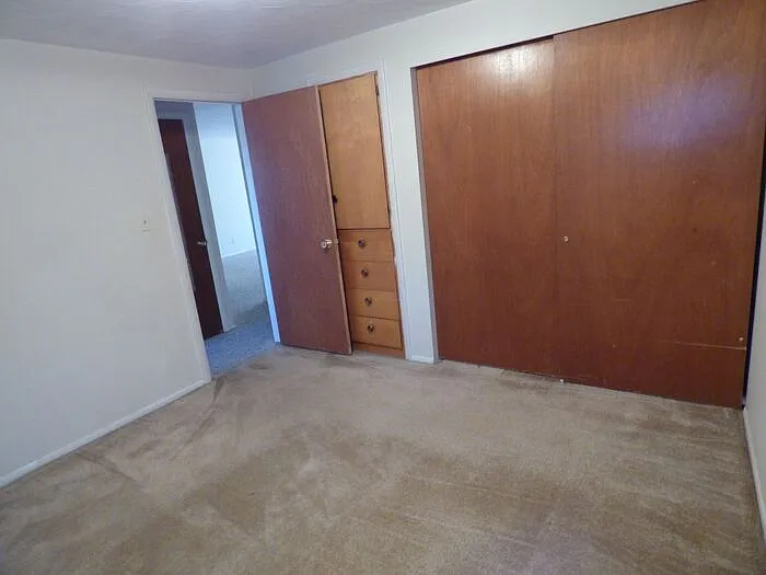 1083 Winona Dr — Photo 6
