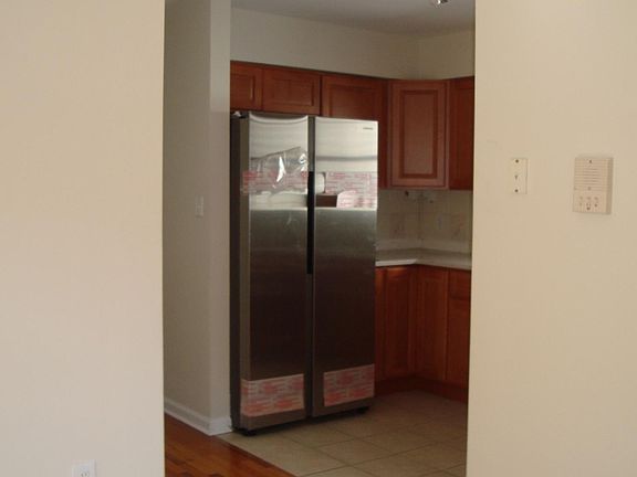 2nd image of 37 Schuyler St