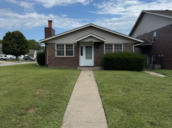 2705 Melrose Ln, Saint Joseph, MO 64506