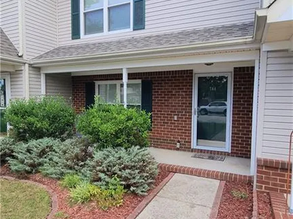 704 Brisa Ct, Chesapeake, VA 23322