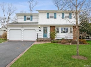 124 Yuma Ln, East Islip, NY 11730