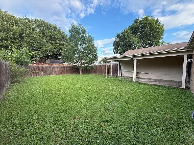 2834 Naples Dr — Photo 19