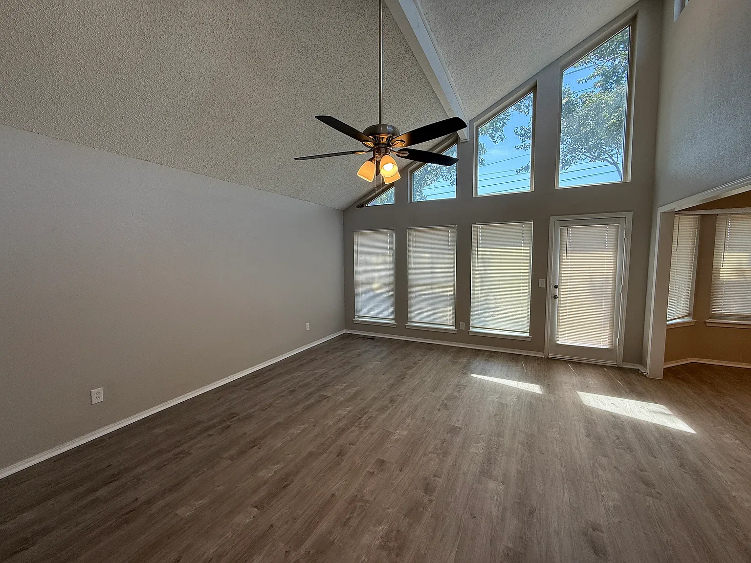 2713 West Houston Place — Photo 3