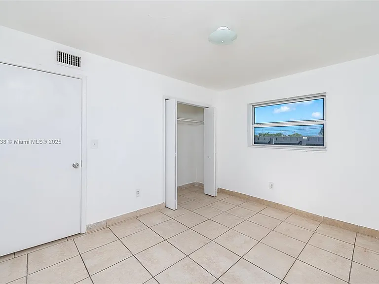 520 SW Krome Ter #1 — Photo 17