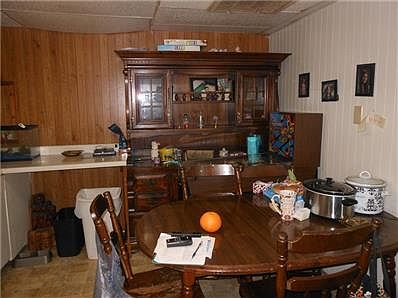 Apt. A Dining area