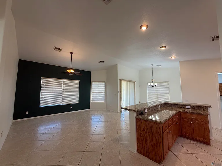 3333 S Kinnow Ave — Photo 4