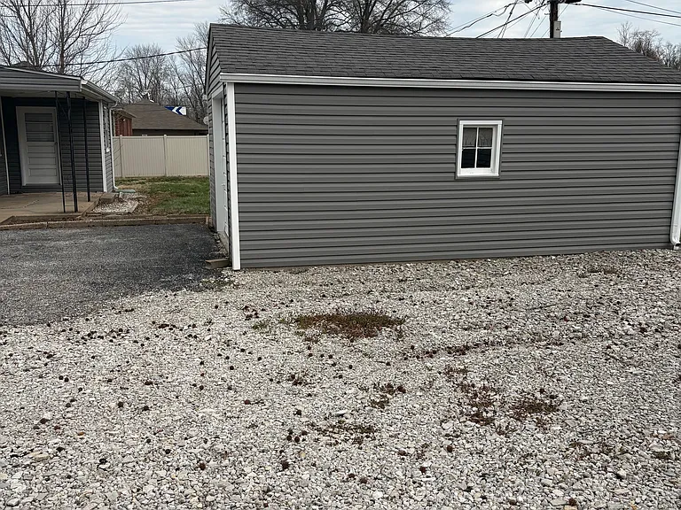 2308 N Illinois St — Photo 6