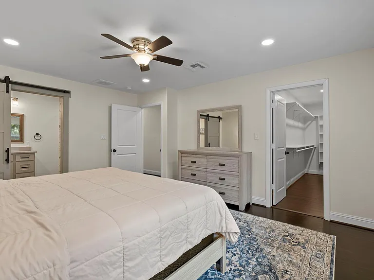 2402 Chimney Rock Rd — Photo 16