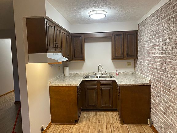 4th image of 611 Center Ave APT 7
