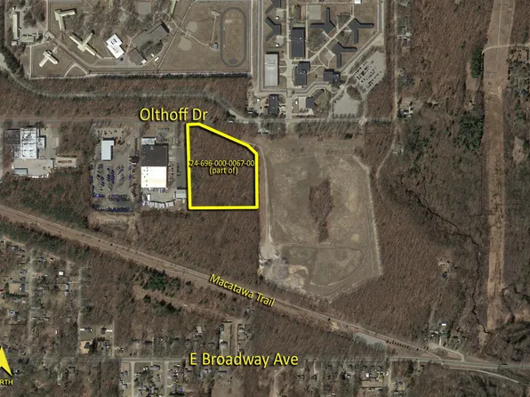 2675 Olthoff Dr, Muskegon, MI 49444