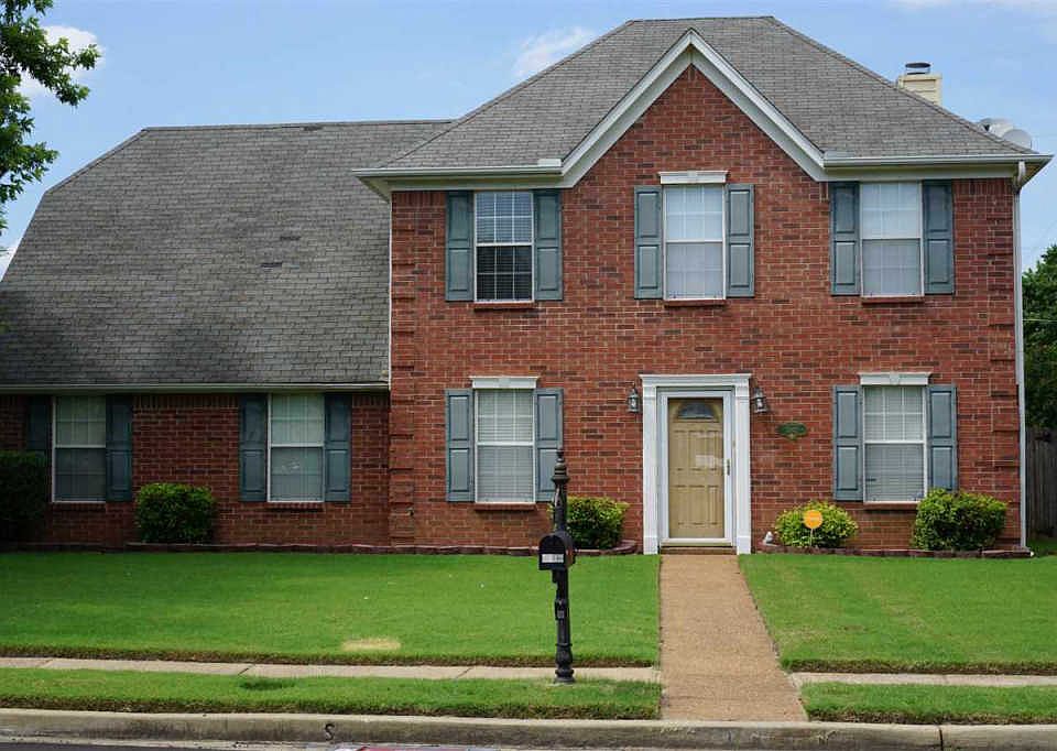 1st image of 7012 Country Walk Dr