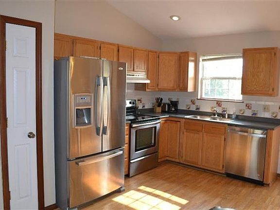 3rd image of 1848 Brady Ct