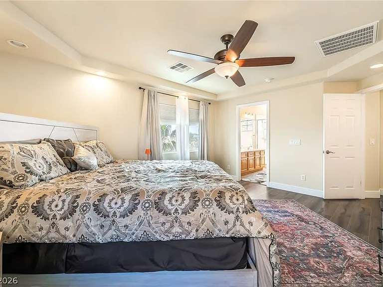 6877 Philharmonic Ave — Photo 15