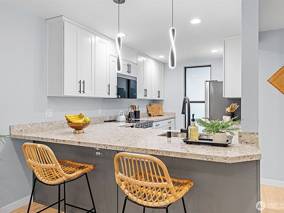 5th image of 6439 NE 139th Avenue #30