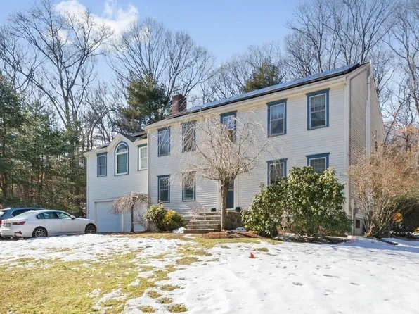 4 Castle Rd, Norfolk, MA 02056