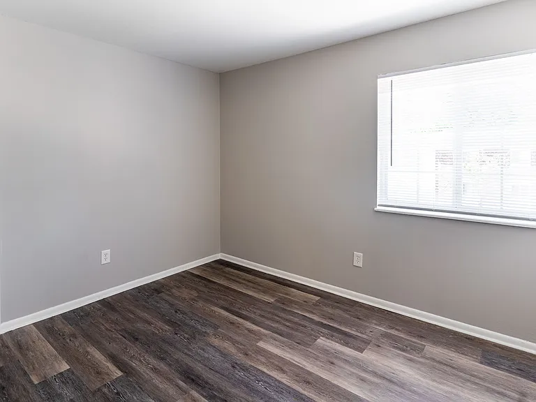 Pickwick Farms Apartments — Photo 9