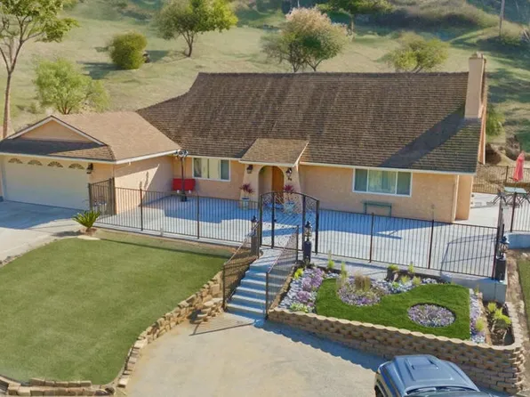 89 E Highland Dr, Camarillo, CA 93010