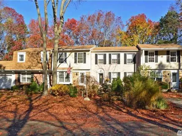 7 Harrison Cmns, Yaphank, NY 11980