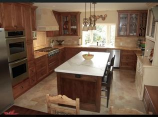 135 Palm Ave, San Carlos, CA 94070