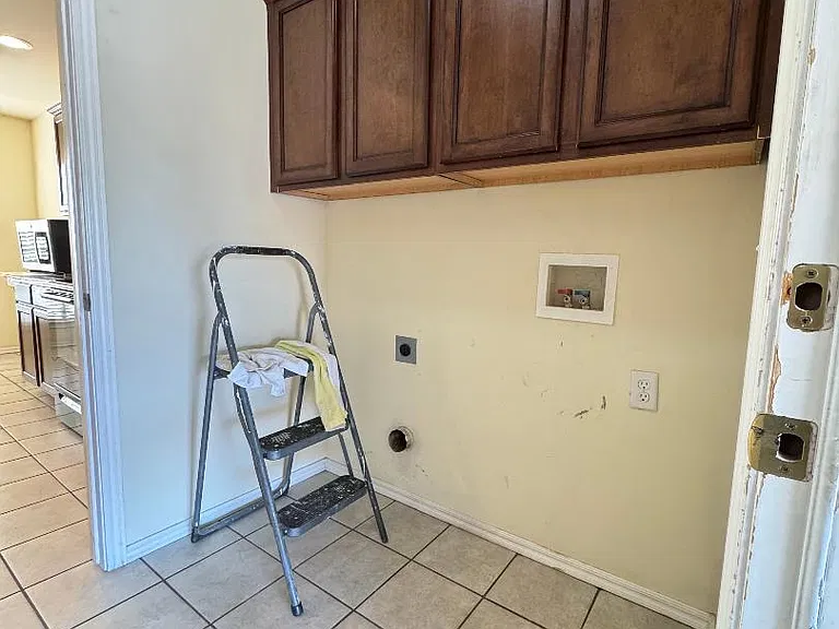 8016 S Klein Ave — Photo 20