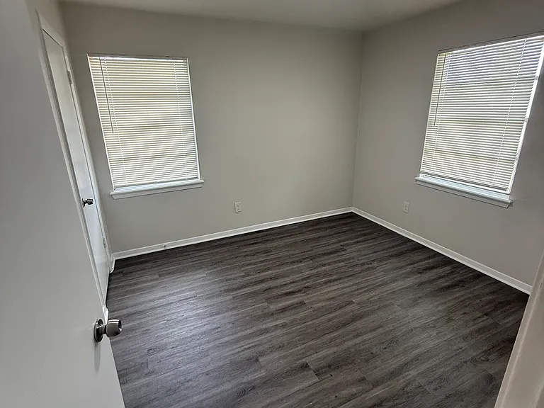 12636 Rialto Dr — Photo 9