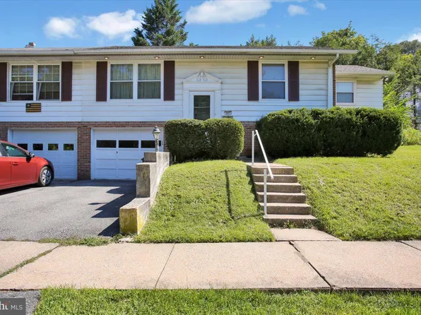 207 Lauers Ln, Reading, PA 19610