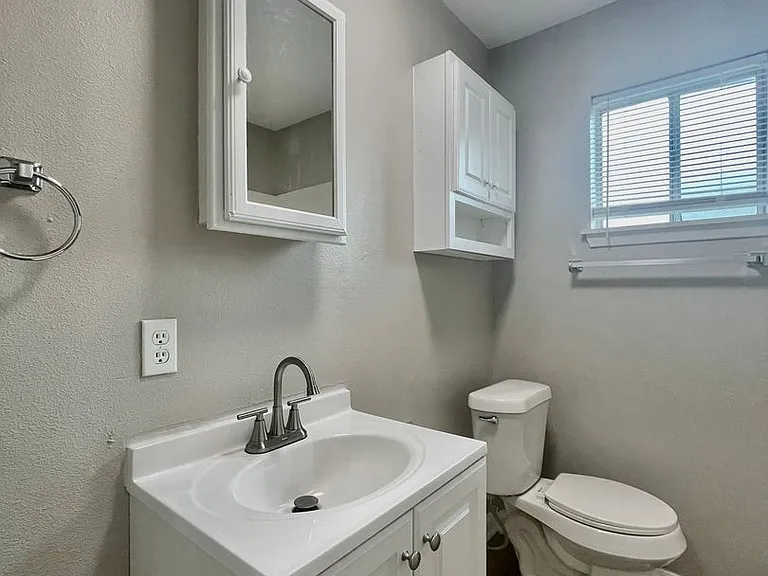205 S Mitchell St — Photo 17