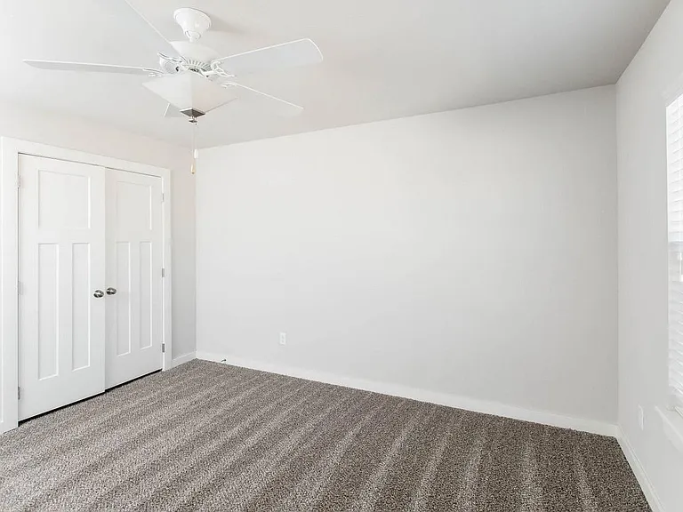 2224 Buena Vida Ln — Photo 33