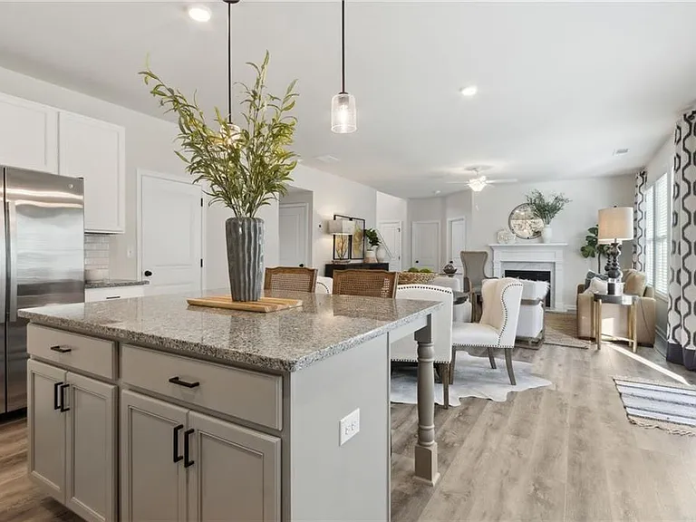 497 Fox Creek Dr — Photo 11