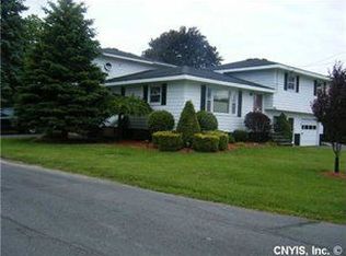 6841 Lakeshore Rd, Cicero, NY 13039