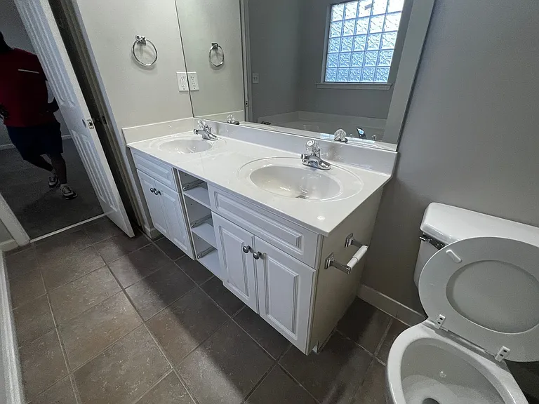2208 Adkins Cir — Photo 25