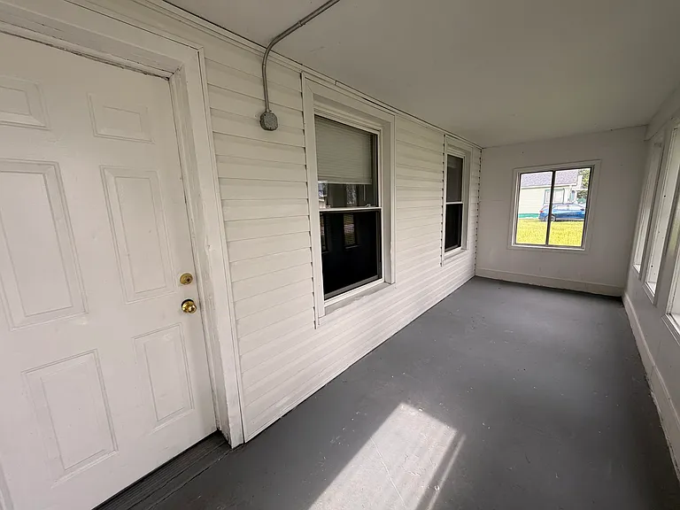 1821 Ridgewood Ave — Photo 2