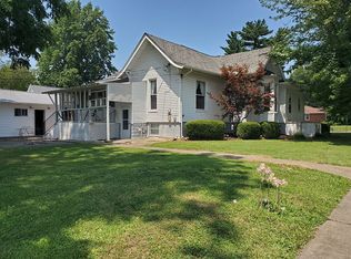 100 S Hancock St, Mc Leansboro, IL 62859